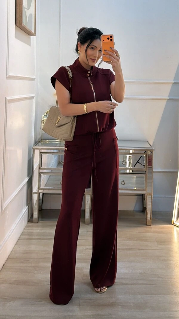 Calça Pantalona Gabriela Bolsos Laterais Detalhe Botão Dourado