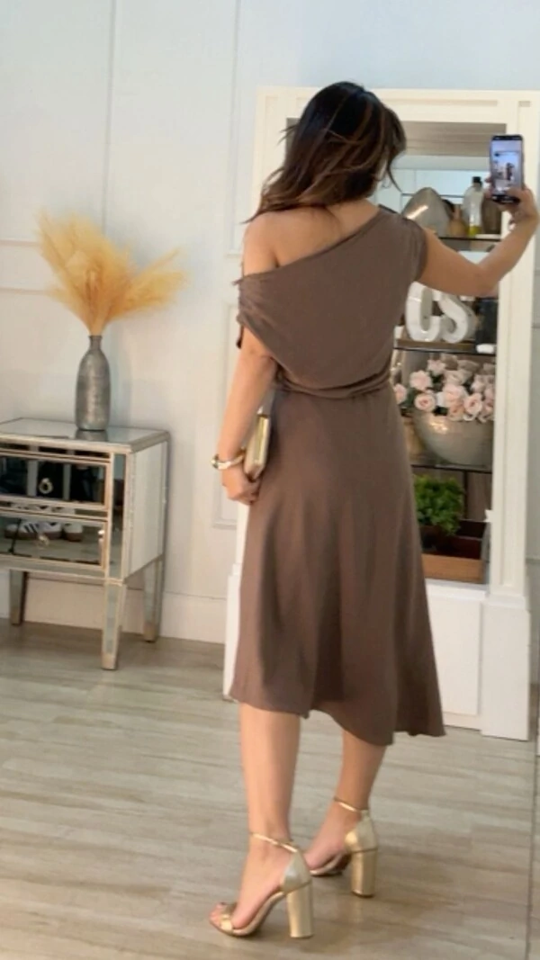 Vestido Midi Assimétrico Angélica Drapeado Nos Ombros