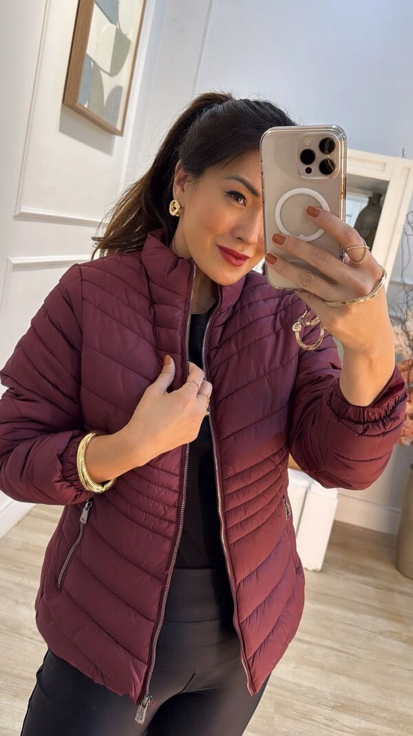 Jaqueta Nylon Pesponto Diagonais Debora Detalhe Lateral Largo Canelado