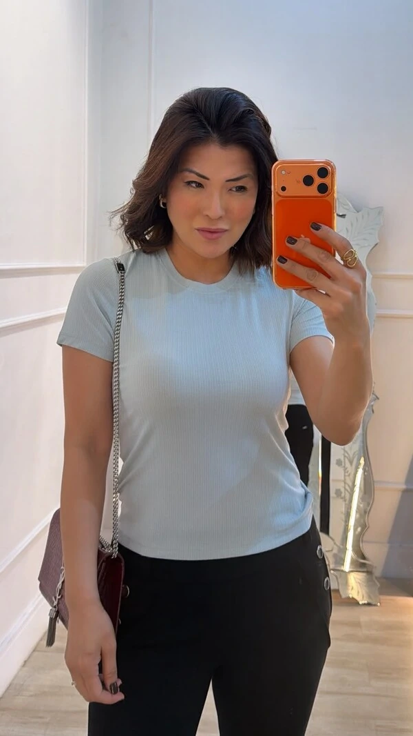 Blusa Texturizada Flávia Mangas Curtas