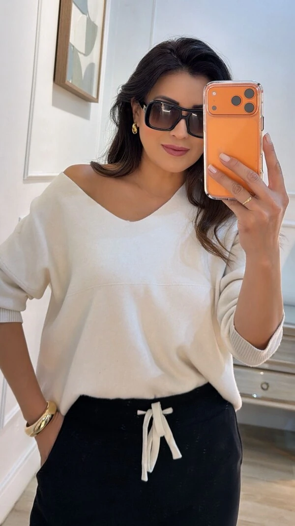 Blusa Tricot Ampla Decote V Paola Mangas Longas