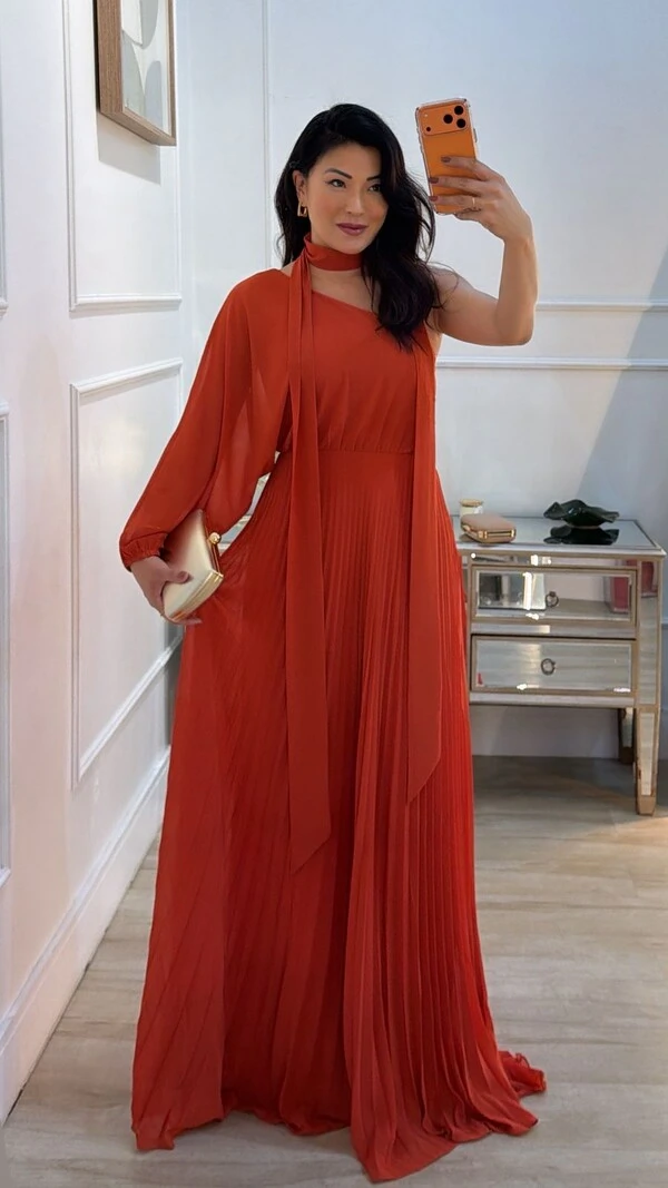 Vestido Longo Plissado Carla Manga Única Com Cinto Faixa