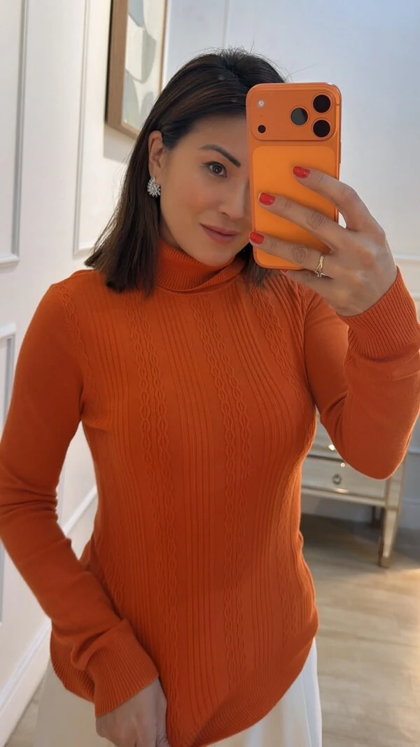 Blusa Tricot Cacharrel Luna Relevo Na Vertical E Nevuras Em Zigue E Zague