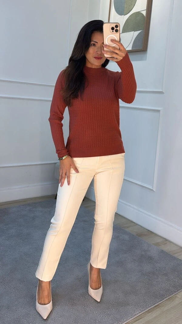 Blusa Cacharrel Tricot Alyce Detalhes Ondulados Frontais E Mangas Caneladas