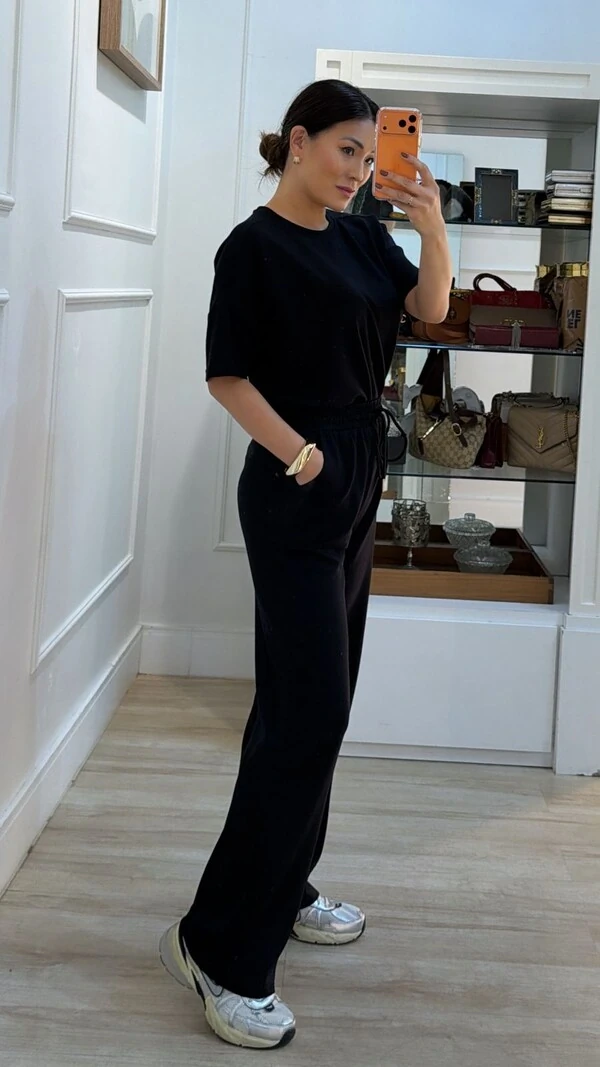 PRÉ-VENDA ENVIO ESTIMADO À PARTIR DO DIA 20/02 Conjunto Helena Blusa E Calça Pantalona