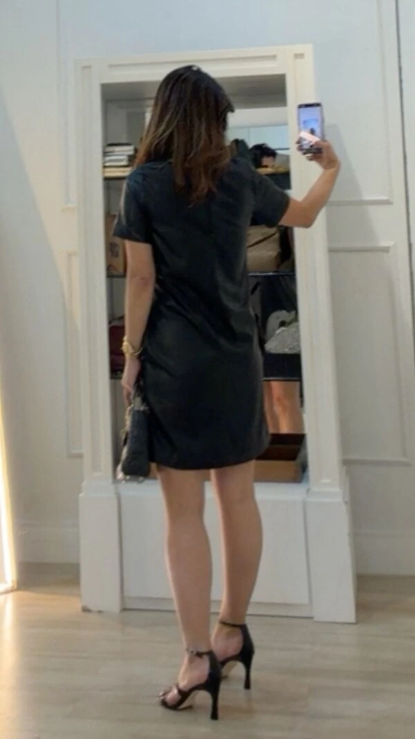 Vestido Curto Couro Eco Cami Bolsos Frontais