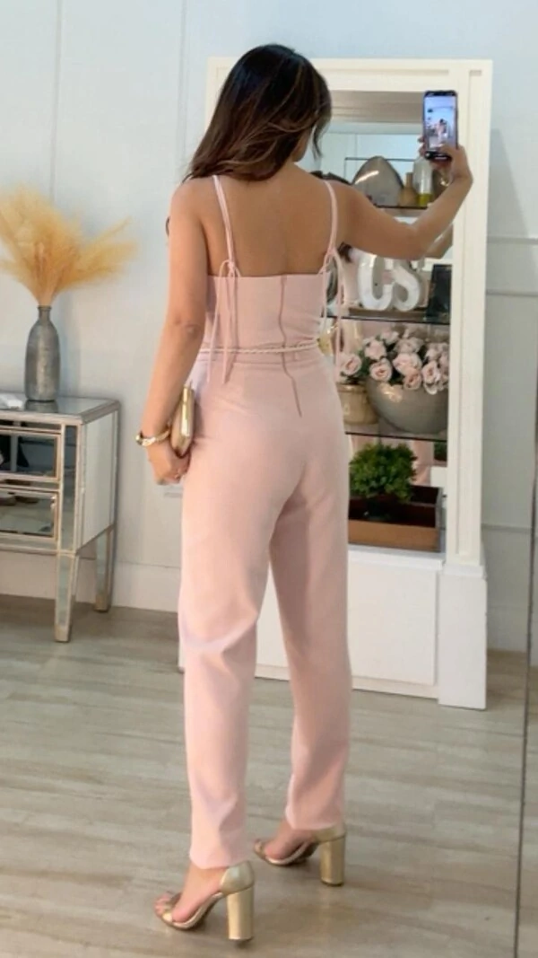 Macacão Alfaiataria Alças Duplas Com Amarração Posterior Isis Cinto Corda