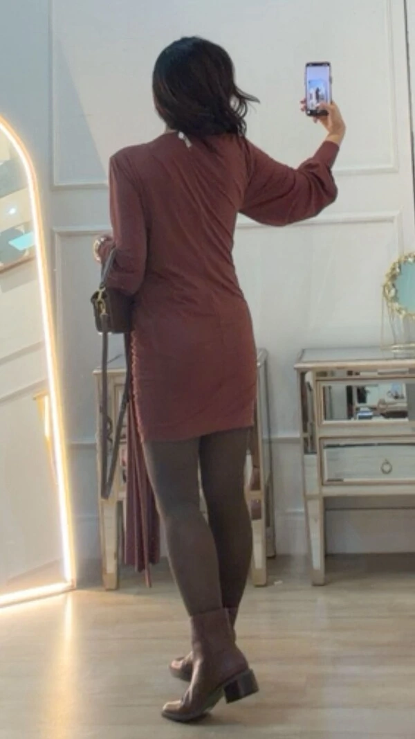 Vestido Curto Drapeado Mariana Mangas Longas Bufantes