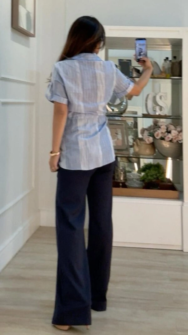 Calça Pantalona Rose Bolsos Frontais Com Recorte Duplo E Botões Dourados