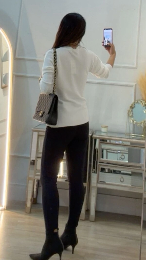 Blusa Tricot Punhos Largos Lavínia Detalhe Nervura Frontal Na Vertical