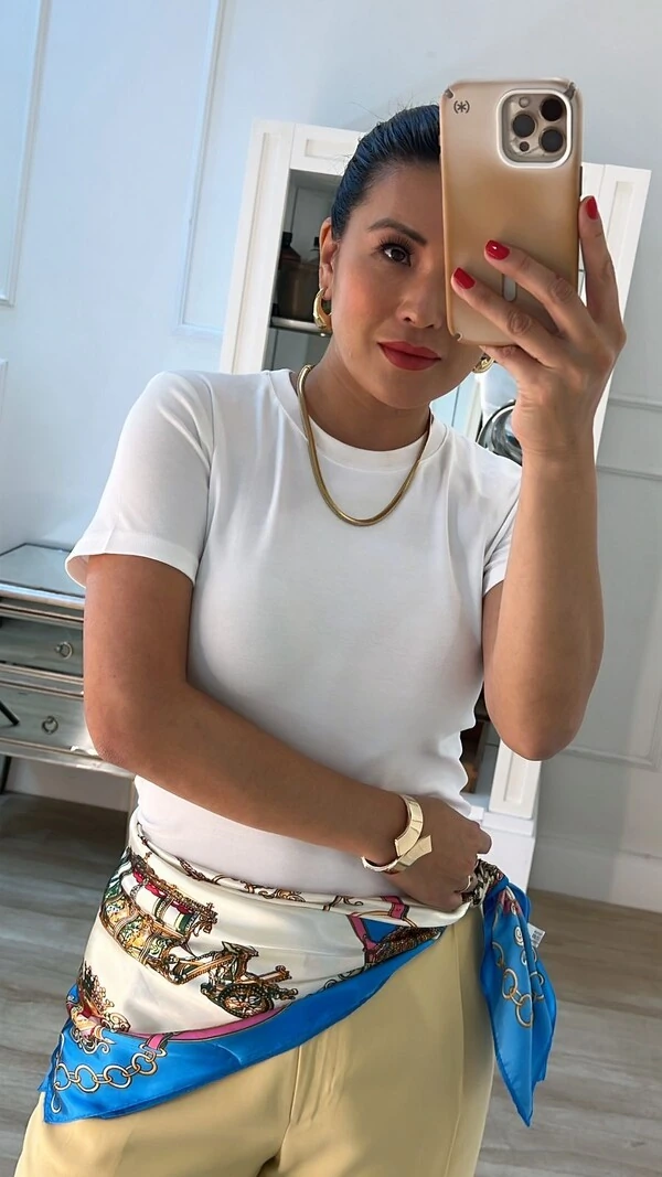 Blusa De Malha Bruna Mangas Curtas