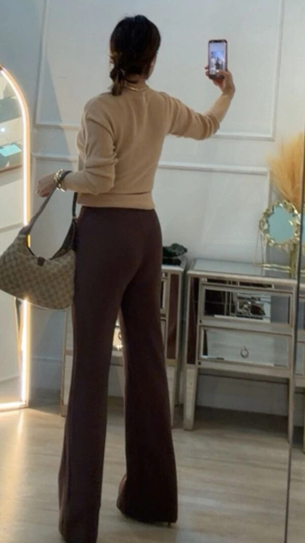 Blusa Tricot Punhos Largos Lavínia Detalhe Nervura Frontal