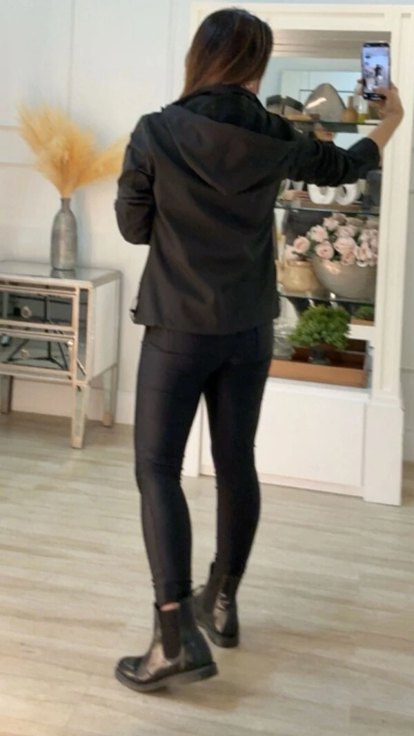 PRÉ-VENDA ENVIO ESTIMADO 28/11 Jaqueta Com Capuz Pitty Puxadores Reguláveis No Barrado