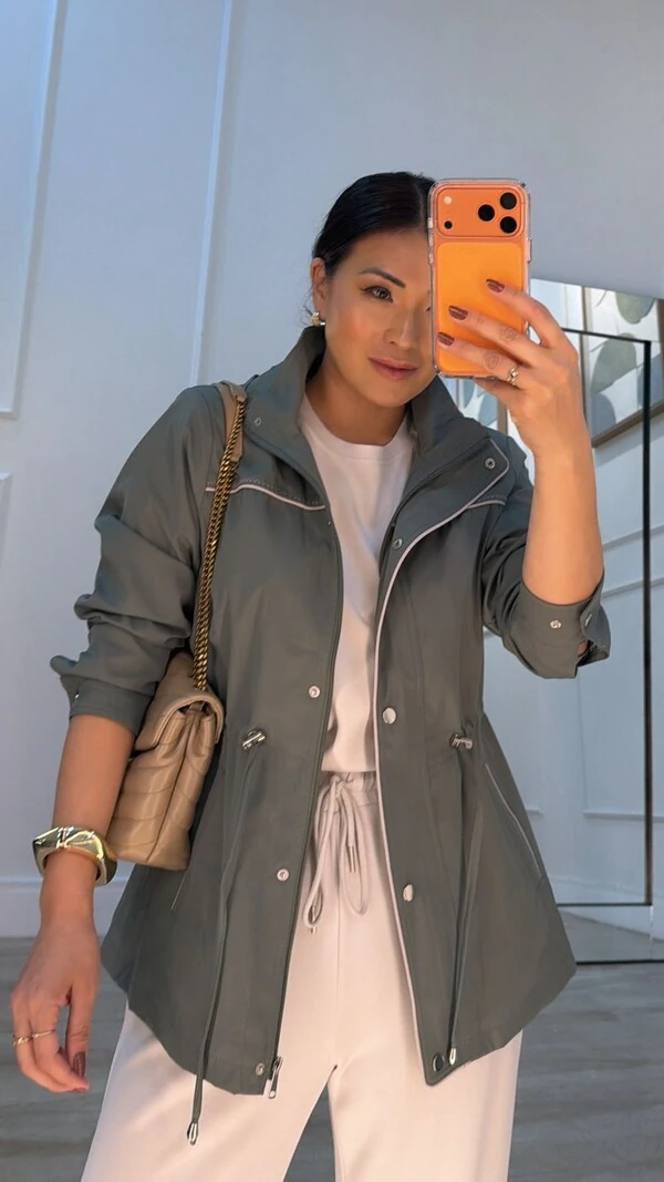 Parka Capuz Removível Maya Detalhe Bicolor Vivo E Pesponto