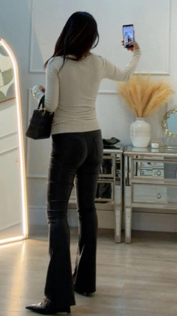 Calça Flare Resinada Paloma