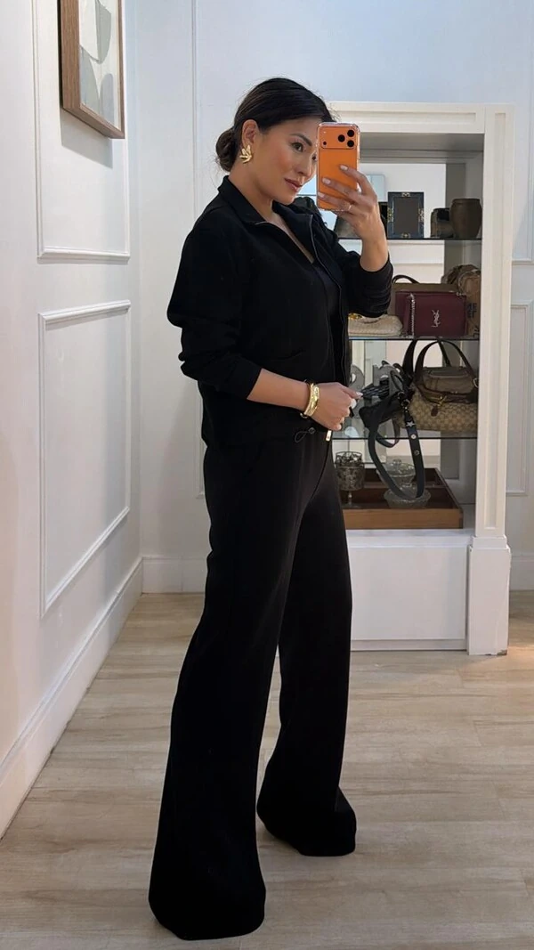 Conjunto Moletom Lais Blusa Gola Alta Com Puxadores No Barrado E Calça Pantalona