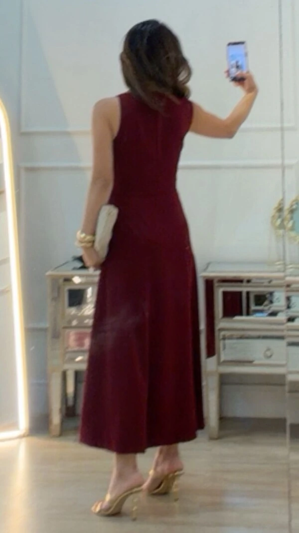 Vestido Detalhe Dourado Na Alça Elise Recorte Assimétrico