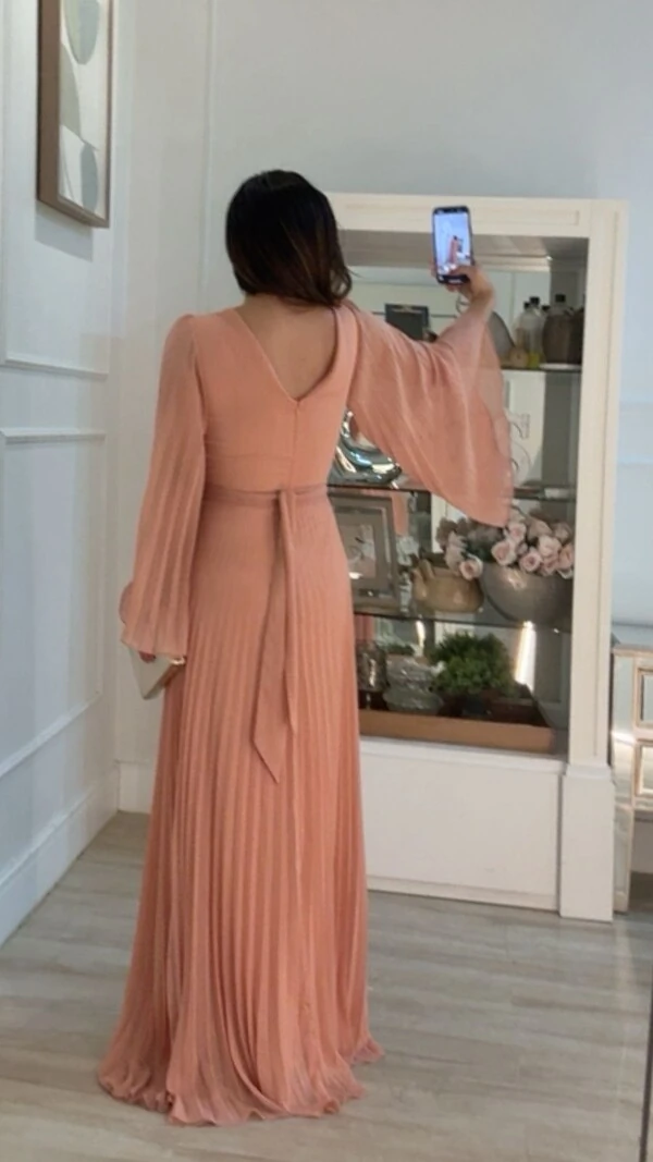Vestido Longo Plissado Noemia Fio De Brilho Mangas Evasê