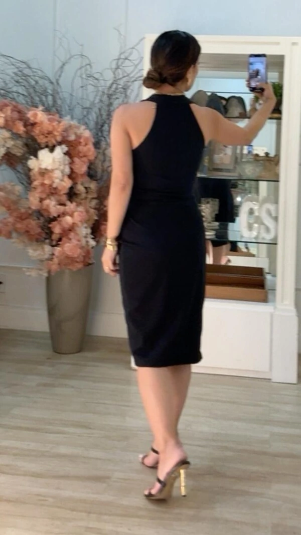 Vestido Midi Decote V Transpassado Eleonora Detalhe Aspiral Dourado