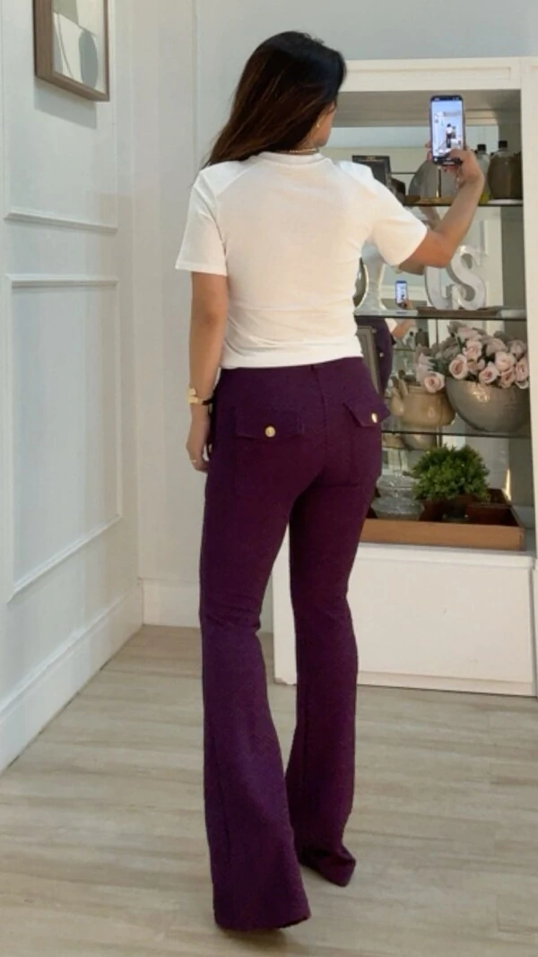 Calça Flare Texturas Em Zigue E Zague Kate Botões Dourados