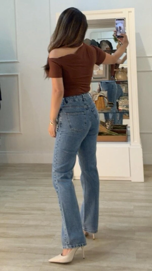 Blusa Malha Layla Ombro Vazado Detalhe Pregas