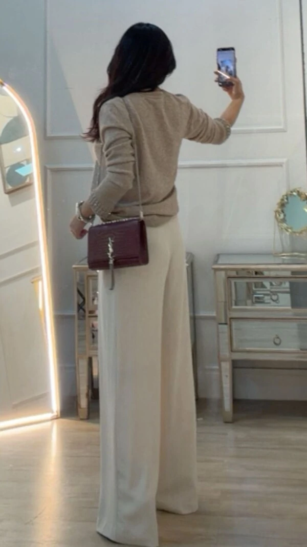 Blusa Tricot Nervura Frontal Taty Punhos Com Aplicações