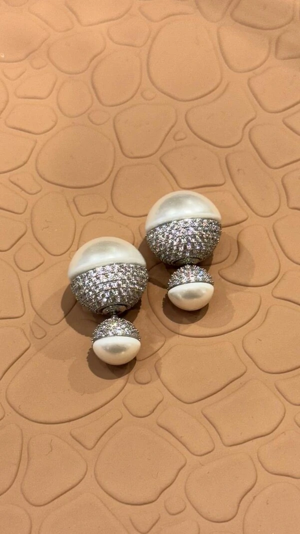 Brinco Duas Pérolas Cravejada Em Strass