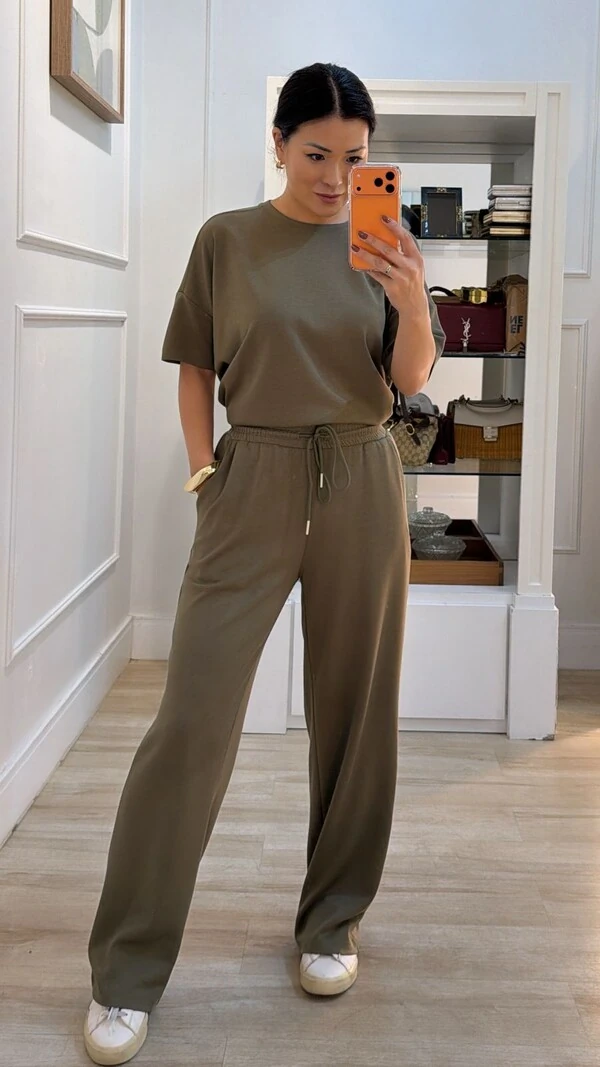 PRÉ-VENDA ENVIO ESTIMADO À PARTIR DO DIA 20/02 Conjunto Helena Blusa E Calça Pantalona