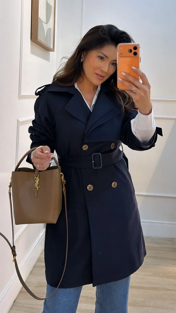 Casaco Trench Coat Martingalê Nos Punhos Grazi Cinto Fivela Retangular