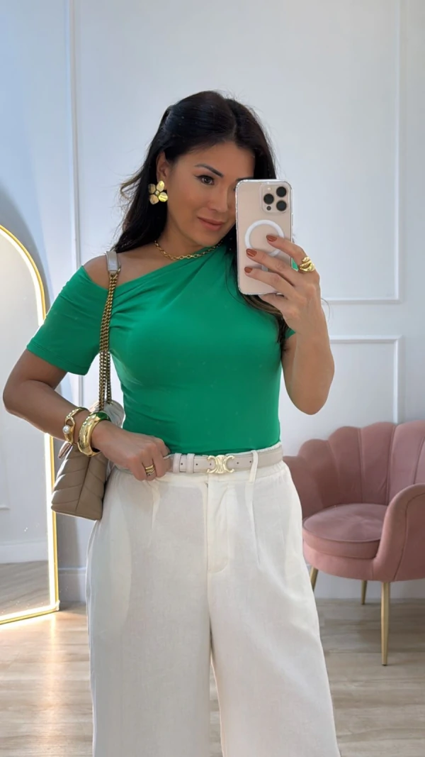 Blusa Malha Layla Ombro Vazado Detalhe Pregas