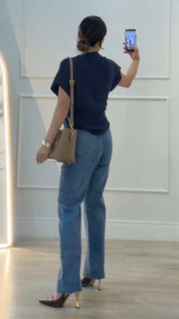 Blusa Tricot Ampla Ombros Com Nervura Eliza Gola Média