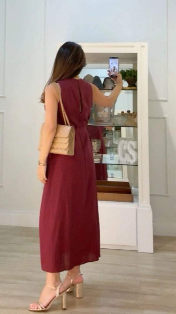 Vestido Midi Linho Decote Reto Larissa Cinto Fivela Resinada