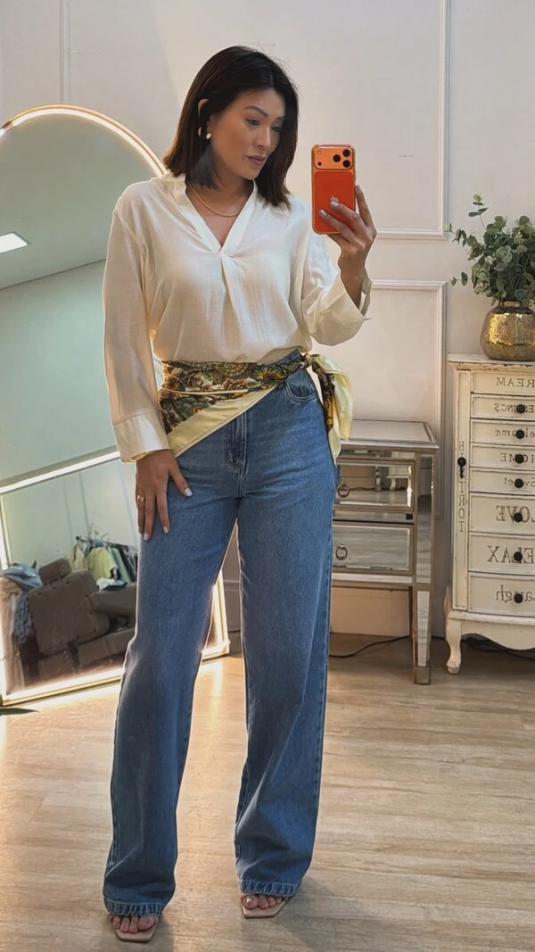 Blusa Alongada Acetinada Decote V Nancy Mangas 7/8