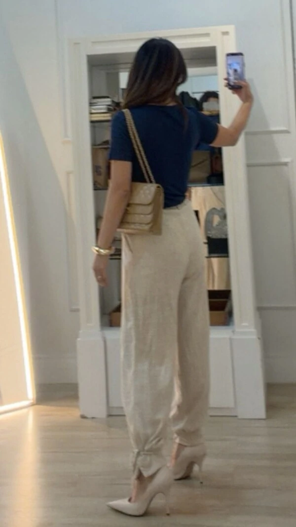 Blusa Malha Amanda Mangas Curtas com Nervuras em Relevo