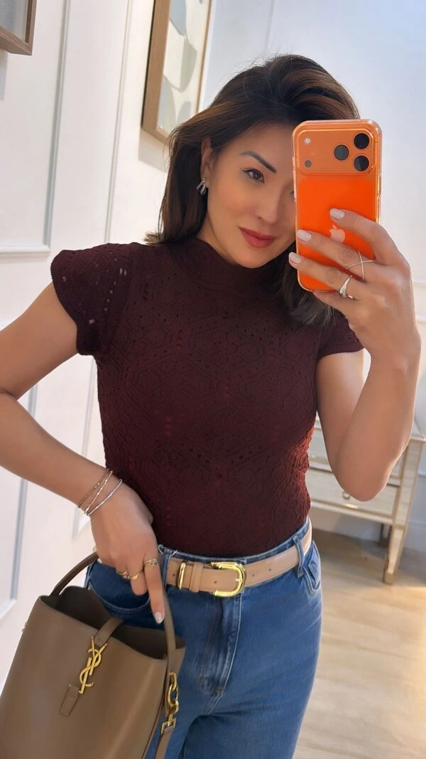 Blusa Tricot Com Entremeios Gola Alta Sandy Punhos E Barrado Ondulados