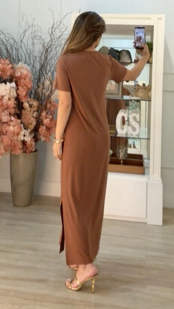 Vestido Midi Malha Gola Careca Simone Fendas Laterais