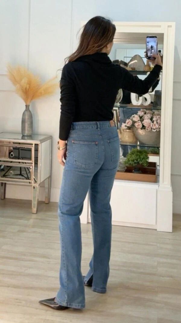 Blusa Tricot Gola Rolê Mia Nervuras Onduladas Frontais