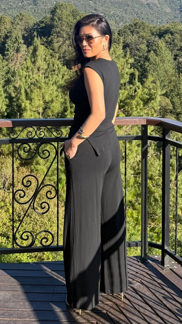 Conjunto Malha Cris Blusa Assimétrica & Calça Pantalona
