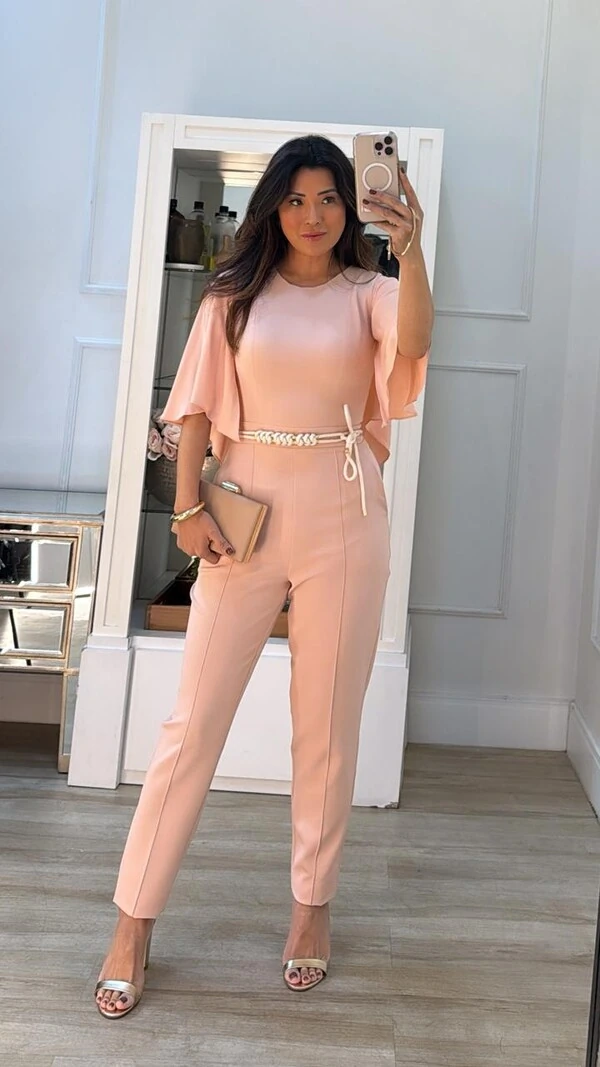 Macacão Alfaiataria Mangas Echarpe Lavínia Cinto Corda Trançado