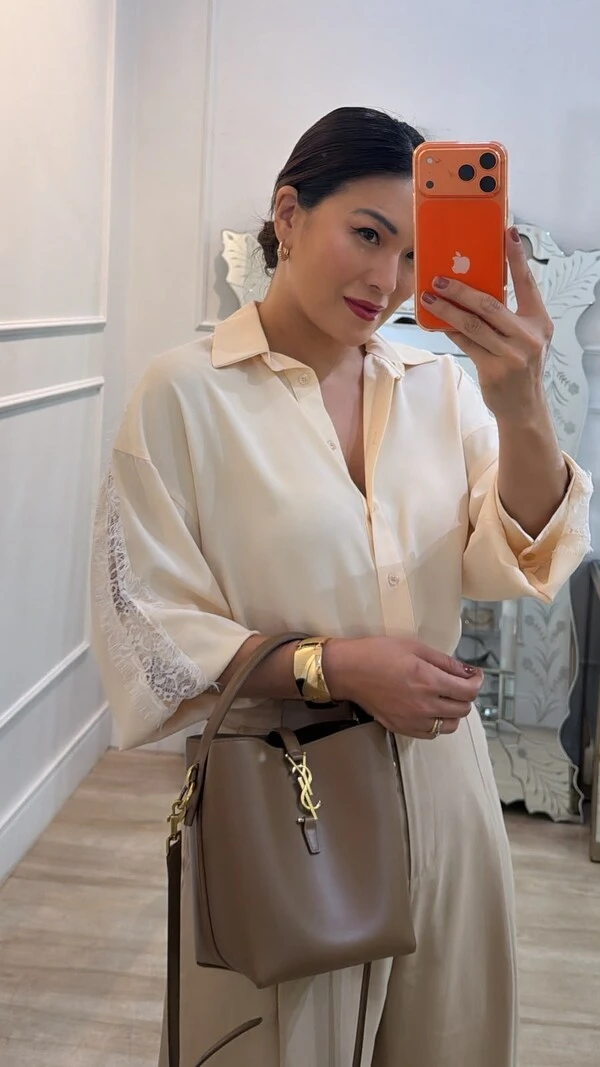 Camisa Crepe Noelle Detalhe De Renda Nos Ombros E Mangas