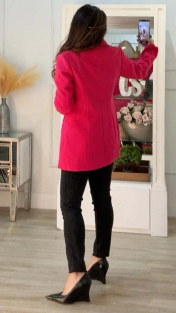 Casaco Lã Batida Bolsos Em Relevo Na Diagonal Melissa Recorte Na Cintura