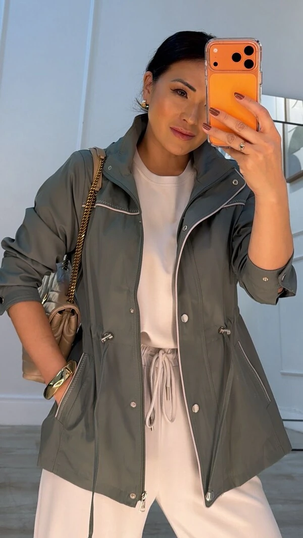 Parka Capuz Removível Maya Detalhe Bicolor Vivo E Pesponto