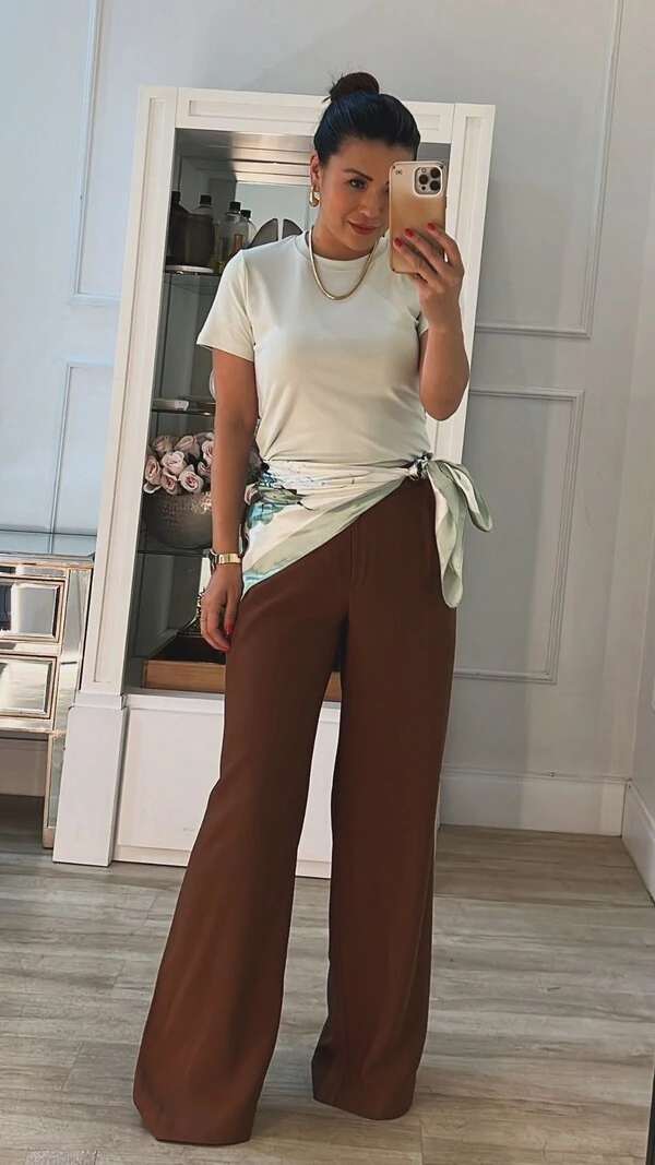 Blusa De Malha Bruna Mangas Curtas