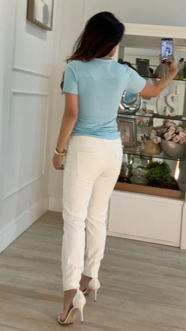 Blusa Malha Parte Superior Canelada Kayla Gola Detalhada