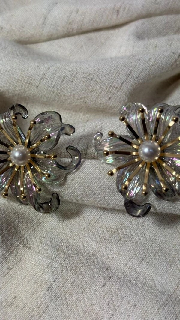 Brinco Grande Flor Furta-Cor