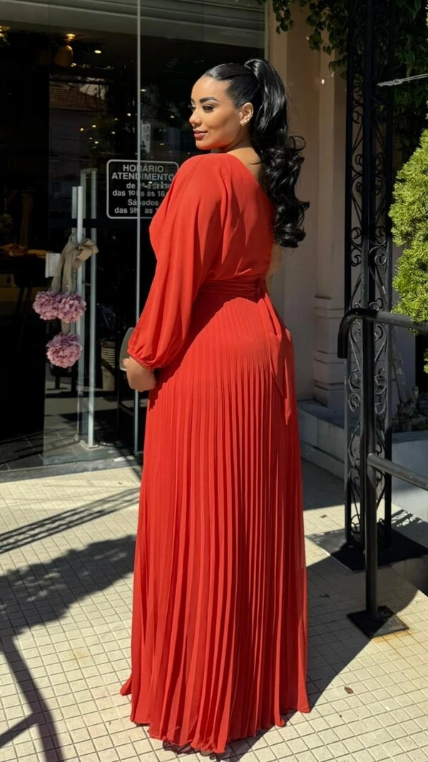 Vestido Longo Plissado Carla Manga Única Com Cinto Faixa