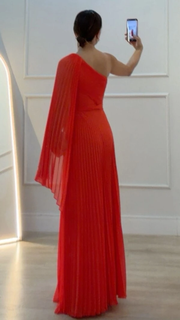 Vestido Longo Plissado Ombro Único Chloe Cinto Faixa