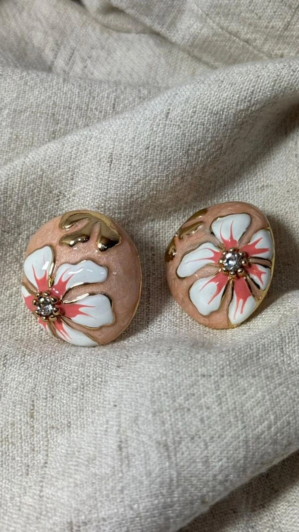 Brinco Grande Resinado Detalhe De Flor Resinada Com Strass