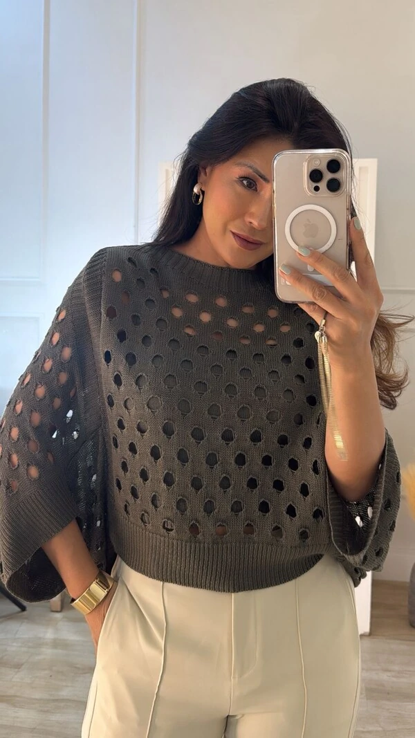 Poncho Tricot Curto Ema Com Entremeios