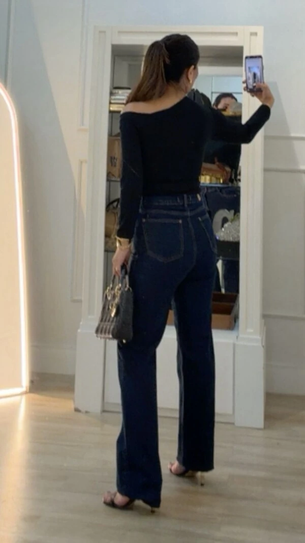 Blusa Malha Ombro Vazado Detalhe De Pregas Layla Mangas 7/8